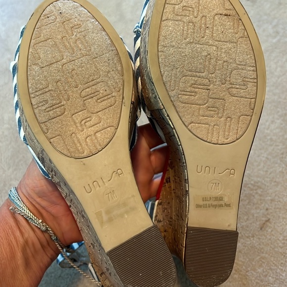 Crisp striped denim wedge shoes with red sole trim - Picture 5 of 5